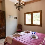 Calypso With Jacuzzi Pool & Sea View *