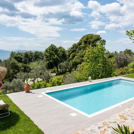 Calypso With Jacuzzi Pool & Sea View *