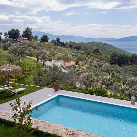 Villa Calypso With Jacuzzi Pool & Sea View Nerotriviá