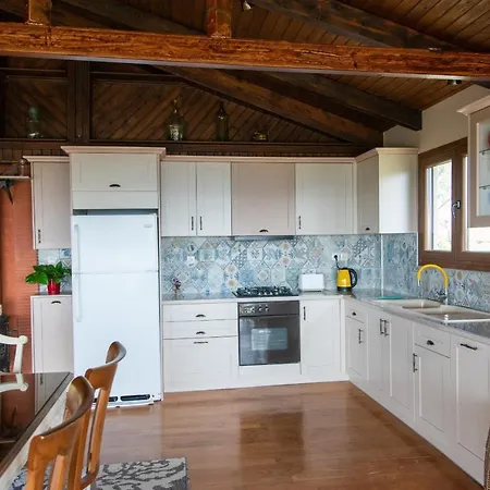 Villa Calypso With Jacuzzi Pool & Sea View Nerotriviá