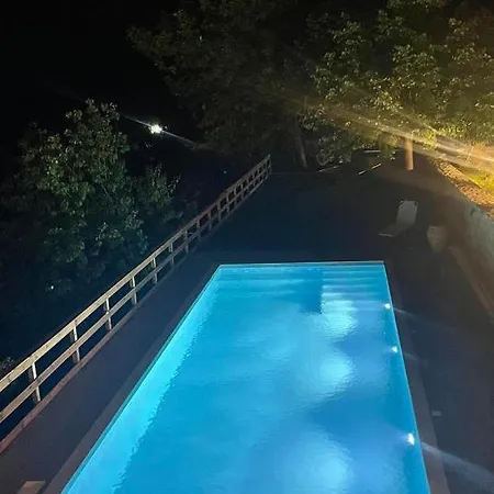 Villa Calypso With Jacuzzi Pool & Sea View Nerotriviá