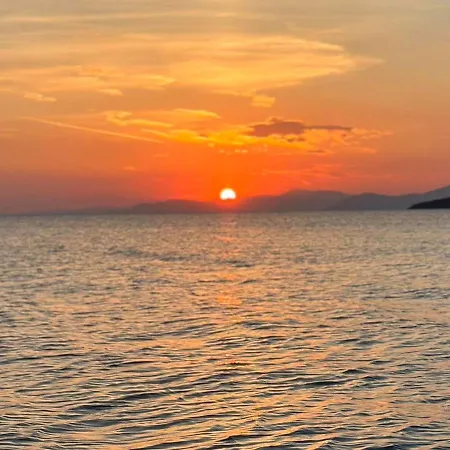 Calypso With Jacuzzi Pool & Sea View Villa Nerotriviá