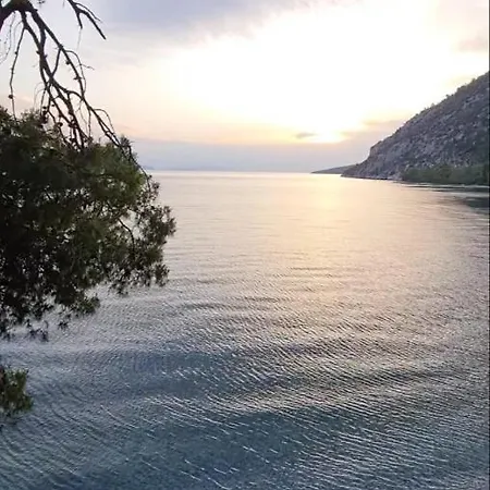 Villa Calypso With Jacuzzi Pool & Sea View Nerotriviá