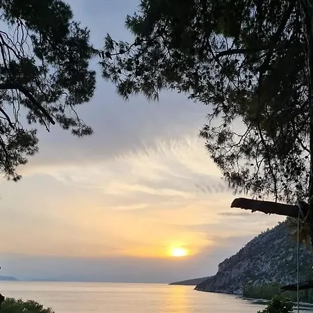 Calypso With Jacuzzi Pool & Sea View Νεροτριβιά