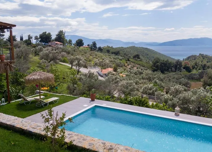 Villa Calypso With Jacuzzi Pool & Sea View Nerotriviá