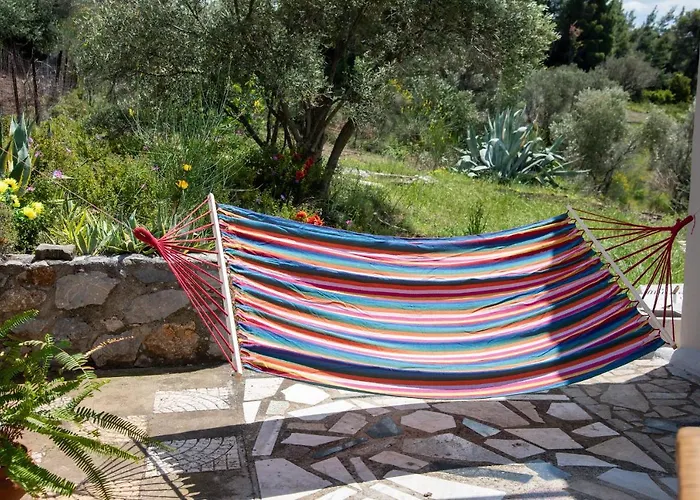 Villa Calypso With Jacuzzi Pool & Sea View Nerotriviá