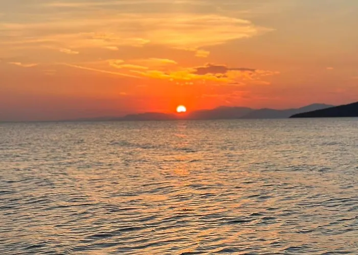 Calypso With Jacuzzi Pool & Sea View Villa Nerotriviá