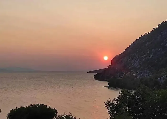 Calypso With Jacuzzi Pool & Sea View Nerotriviá